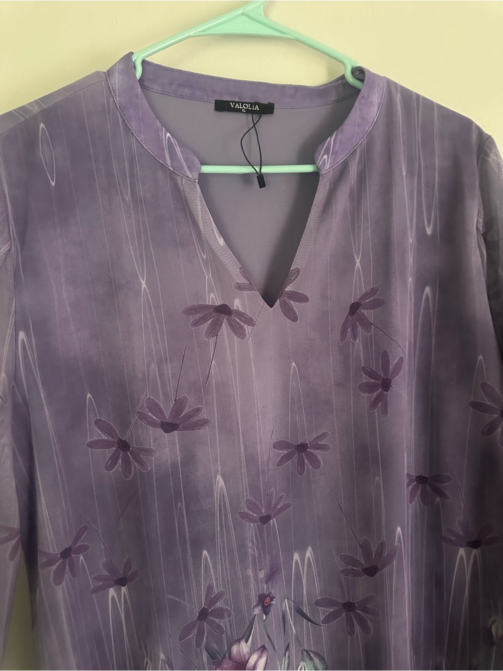 Valolia Women's Lavender Floral V-Neck Blouse